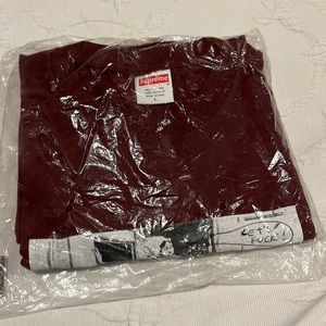 Supreme t shirt